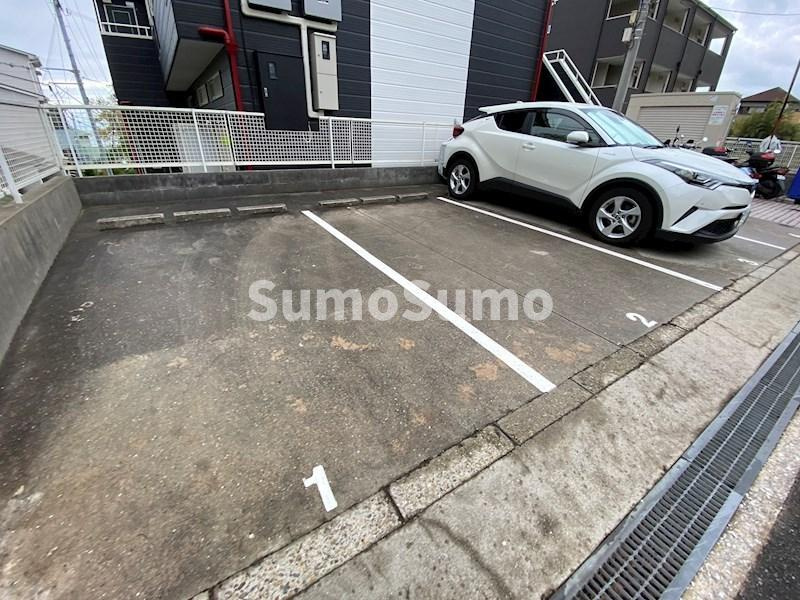 ラフォーレ一ノ谷の駐車場|車をお持ちの方に嬉しい駐車場付きの物件です