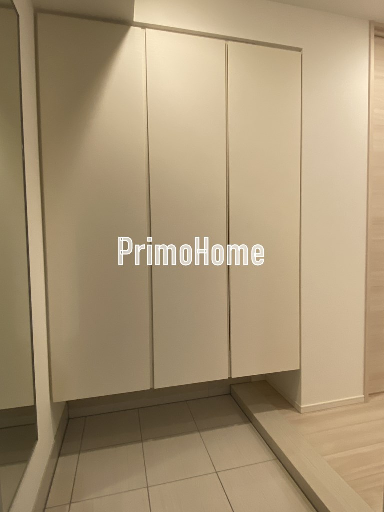 コンフォリア秋葉原イーストの玄関