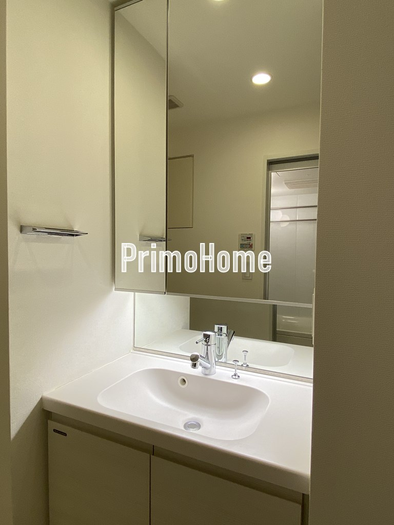 コンフォリア秋葉原イーストの洗面所