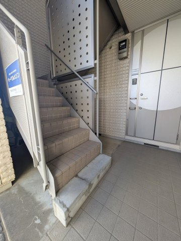 サン・クレスト武蔵野のエントランス