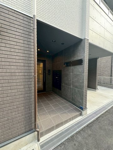 リアコートJR須磨鷹取のエントランス