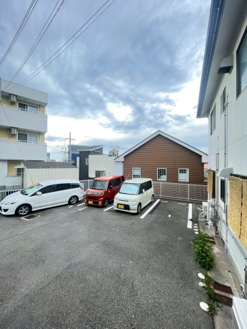 岩永ハイツの駐車場