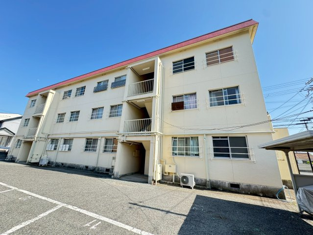 吉川ハイツの外観