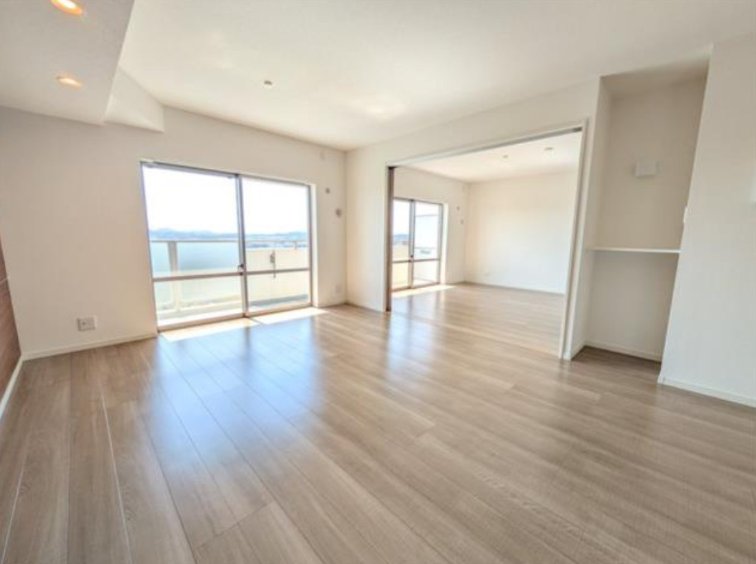 シティ能見台つどいの街壱番館【仲介手数料無料】ペット可♪の居間・リビング