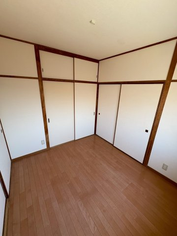 マエダマンションの居間・リビング|こちらの居間で趣味の時間をお楽しみください