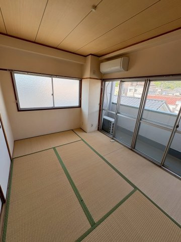 マエダマンションの和室|柔らかい畳が心地よい和室
