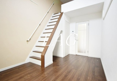 【居間・リビング】 | コートレジデンス橋本 | 洋室のお部屋です。