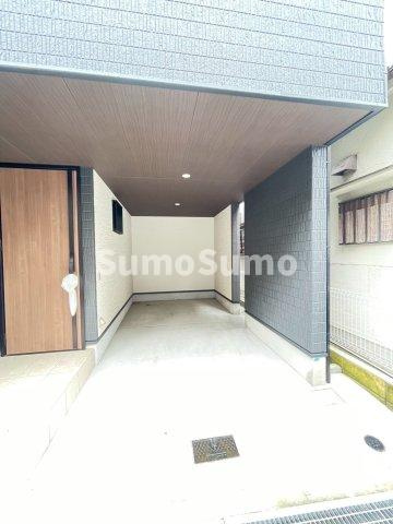 向陽戸建の駐車場|駐車場に車を止められます