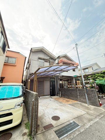 多聞台2丁目貸家の駐車場