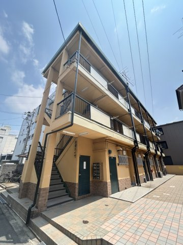 川端ハイツのエントランス