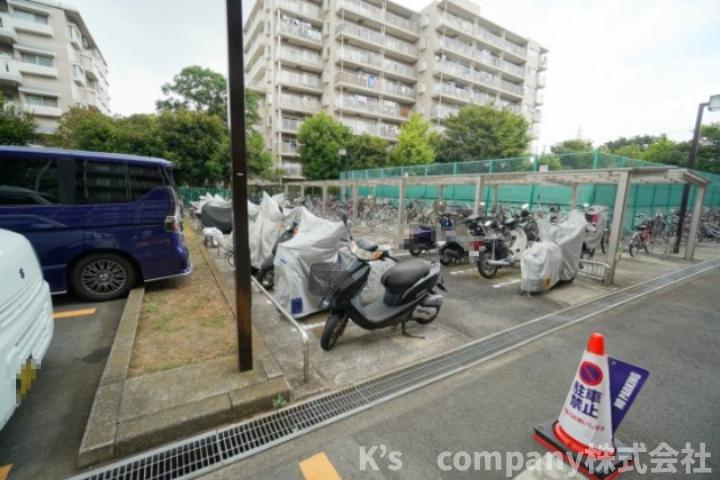 ■高座郡寒川町一之宮7丁目　ソフィア茅ヶ崎D号棟の駐輪場|バイク置場◇