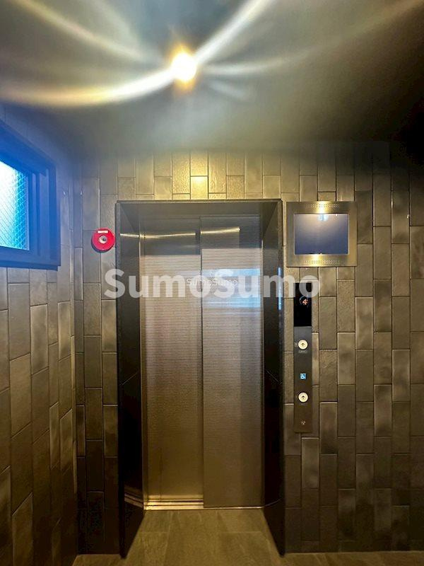 ララプレイス大阪新町ヴェレの外観