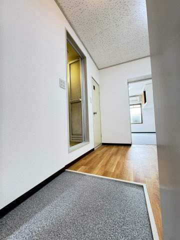 大石北町マンションの玄関