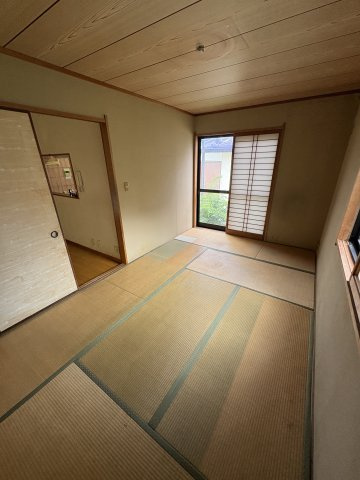 妙法寺菅ノ池戸建の寝室|落ち着いた色調の寝室です