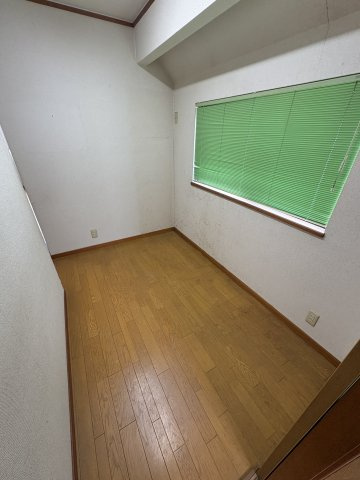 妙法寺菅ノ池戸建の洋室|コンパクトで使いやすい洋室です