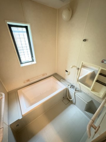 妙法寺菅ノ池戸建の浴室|日々の暮らしに欠かせないお風呂です