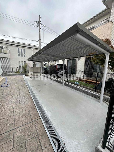 ラフィーネ有瀬の駐車場