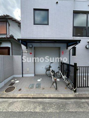 リアル３１の駐車場