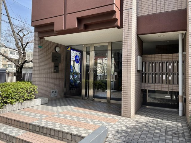 マジョール松崎町のエントランス