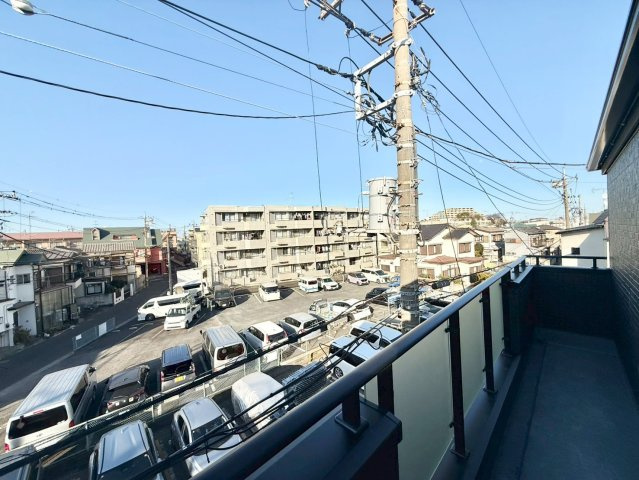 板橋区若木1丁目　新築戸建のバルコニー|2面バルコニーのため、お洗濯物が多いご家庭も安心です。

現地ご見学希望・資料請求などお気軽にお問い合わせ下さい！
03-5990-5201