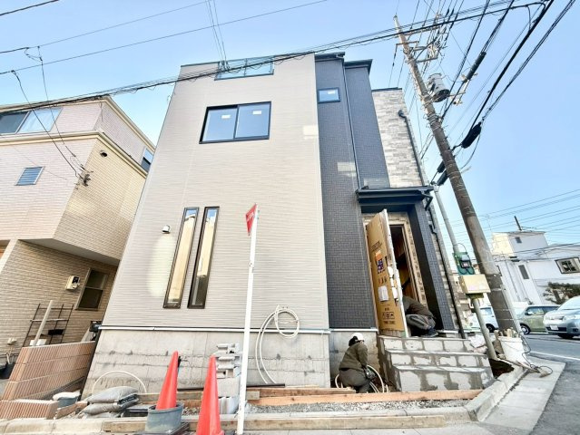 板橋区若木1丁目　新築戸建の外観|清潔感のあるシンプルな外観が特徴の新築戸建。

現地ご見学希望・資料請求などお気軽にお問い合わせ下さい！
03-5990-5201