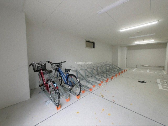 ララプレイスOSAKADOMECITYフトゥーロの駐車場|外観もきれいです