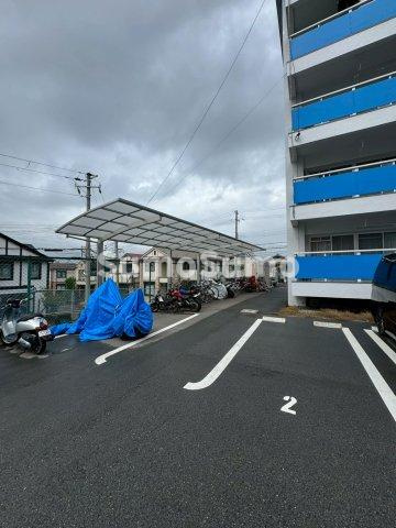 リーガルハウス舞子１号棟の駐車場|駐車場に車を止められます