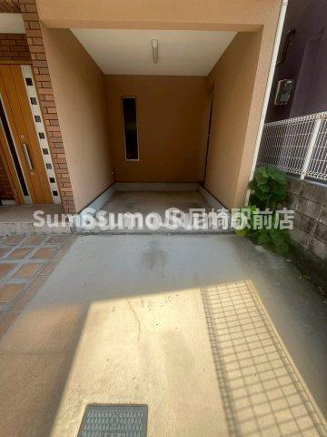 尼崎稲葉荘　戸建ての駐車場|駐車場があるので、車を買う予定の方も安心です