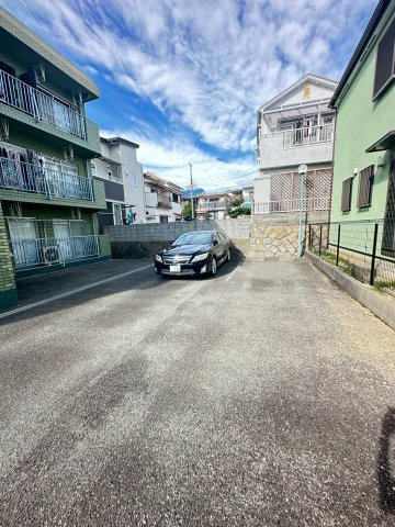 ラピス美苑の駐車場
