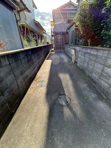 大蔵谷奥貸家の駐車場|駐車場があるので、車を買う予定の方も安心です