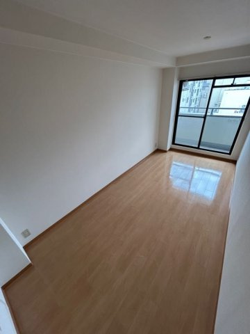 小原ビルの居間・リビング