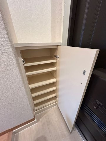 小原ビルの収納