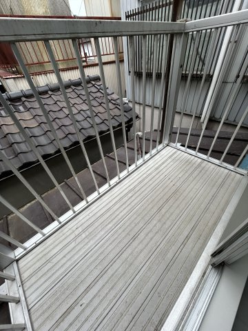 大庄中通１丁目連棟貸家のバルコニー