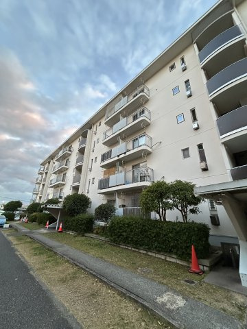 大久保第一住宅６号棟の外観