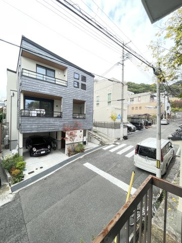 愛愛マンションの駐車場