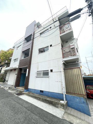 愛愛マンションの外観