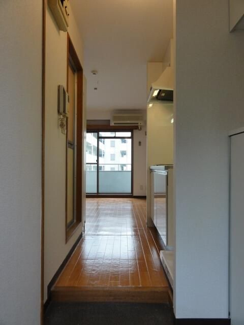 メゾンアオヤギの玄関