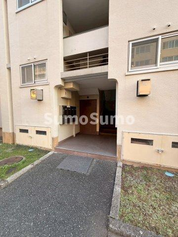 山御影マンションI棟のエントランス