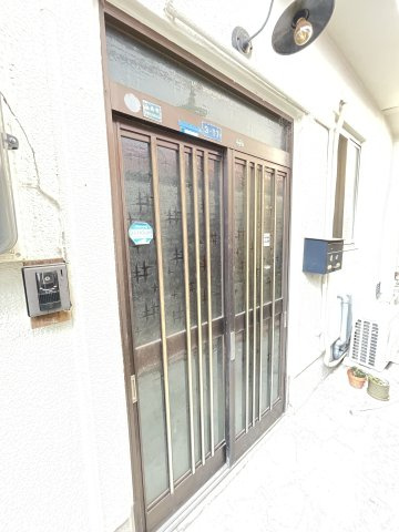 城内通4丁目貸家のエントランス