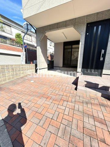 垂水区高丸１丁目貸戸建の駐車場|駐車スペースもあります