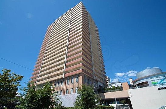 ローレルスクエア住道サンタワーの外観