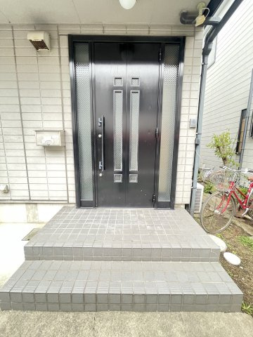 大石東町4丁目戸建貸家のエントランス