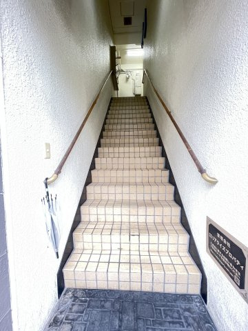 リアライズ六甲道駅前 のエントランス