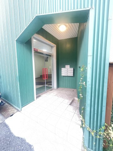 山麓ハイツのエントランス