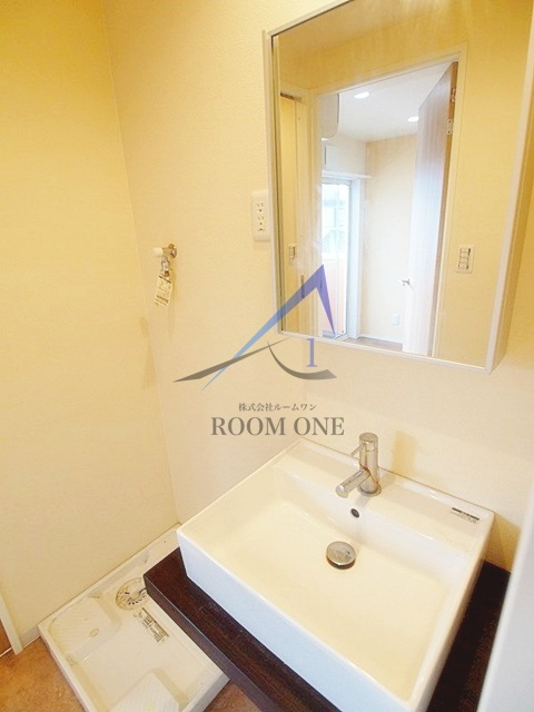 ラマーリエ中野の洗面所|独立洗面台です。