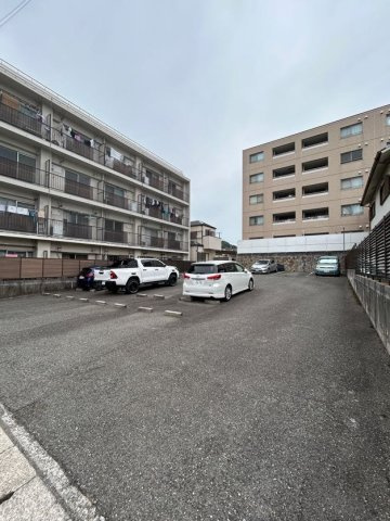 大塚コーポの駐車場