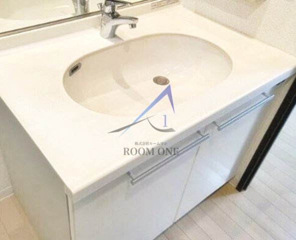 フェニックス池袋Ｎｏｒｔｈの洗面所|独立洗面台です。