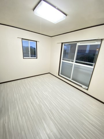 グリーンヒル弐番館の居間・リビング|スタンダードな洋室です（写真は別室の物　現況優先）