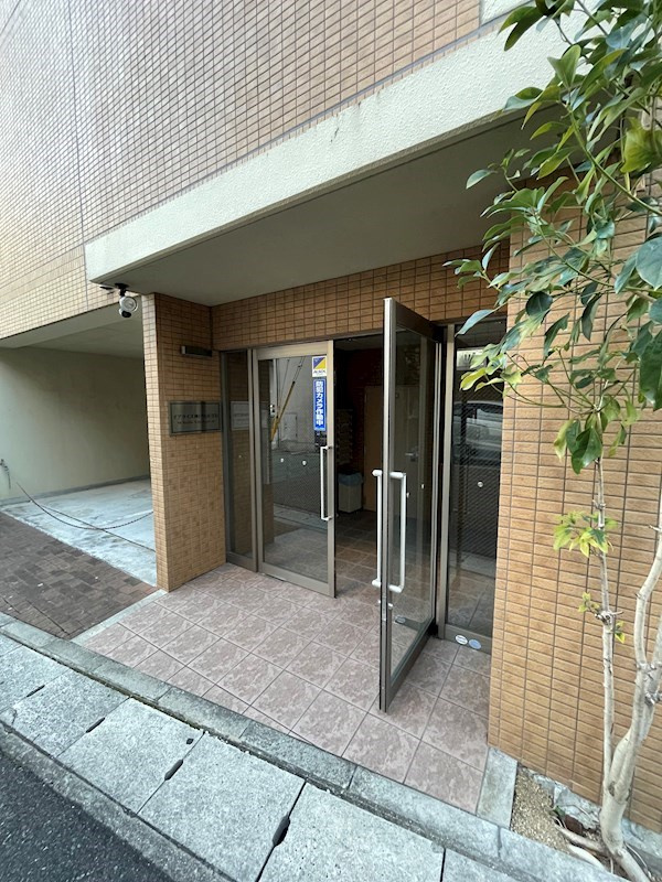 リアライズ神戸SOUTHのエントランス|ゆとりのあるエントランスです