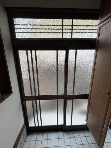 口ノ川23-4戸建の玄関